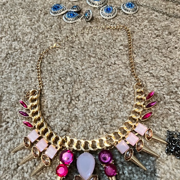 Necklace - Picture 2 of 3